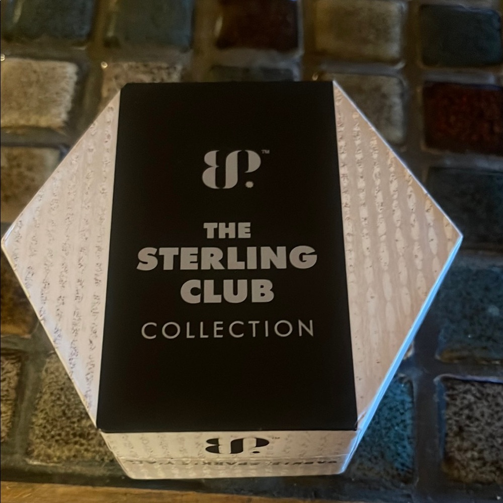Collection Accessory - Picture 3 of 3